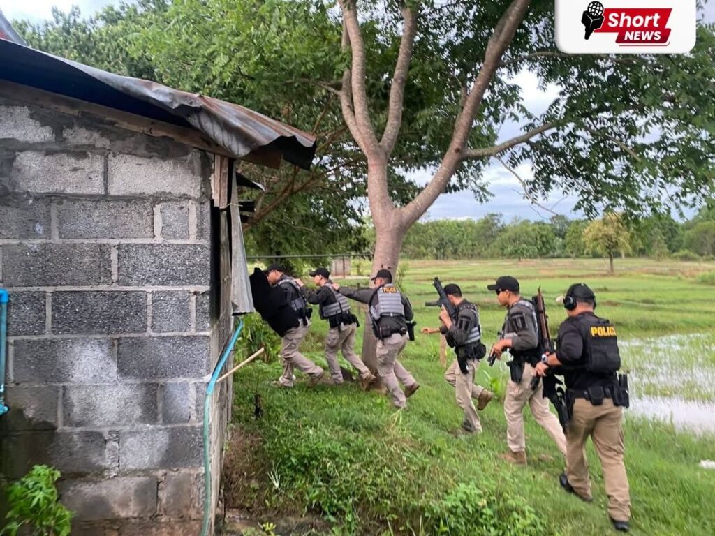 ตร.เพ็ญลุย! เปิดยุทธการ ‘ปราบเสือ’ กวาดล้างยาเสพติด–ผู้มีอิทธิพลในพื้น (2) ตร.เพ็ญลุย! เปิดยุทธการ ‘ปราบเสือ’ กวาดล้างยาเสพติด–ผู้มีอิทธิพลในพื้น (2)