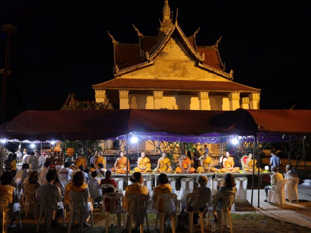 “หลวงพ่อพระพุทธชินราชจำลอง” 1