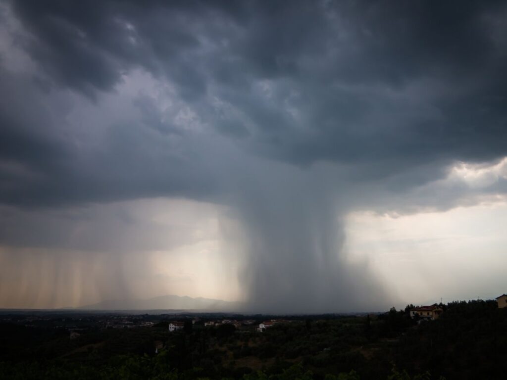 ฝนถล่มอีสาน! อุบลราชธานีเสี่ยงหนัก เฝ้าระวังน้ำท่วมฉับพลัน–น้ำป่าไหลหลาก (2) ฝนถล่มอีสาน! อุบลราชธานีเสี่ยงหนัก เฝ้าระวังน้ำท่วมฉับพลัน–น้ำป่าไหลหลาก (2)