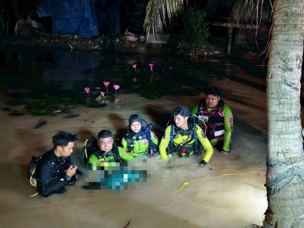 พบศพหญิงวัย 81 ปี สูญหายในสระน้ำ บ้านกลับพวง อ.บางระกำ จ.พิษณุโลก (5)